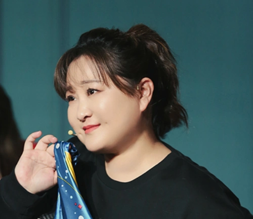 让人爆笑又爆哭女导演贾玲春节档一战封神