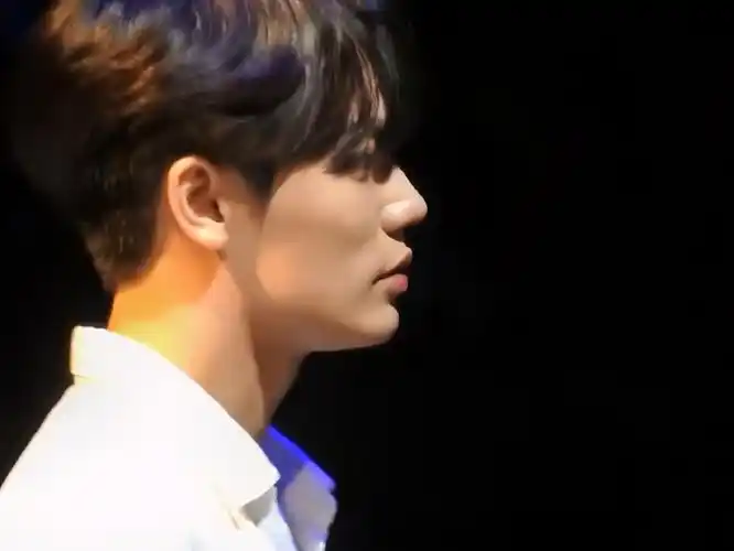 侧脸合集再好看的光也不及你的万分之一#林彦俊遇见林格##林彦俊0824