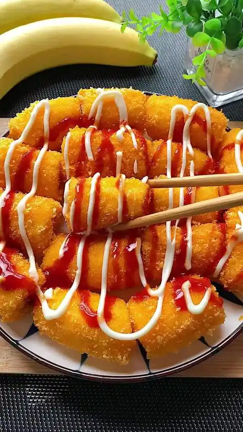 脆皮炸香蕉,家里有孩子的可以试试,酥酥脆脆,香甜可口
