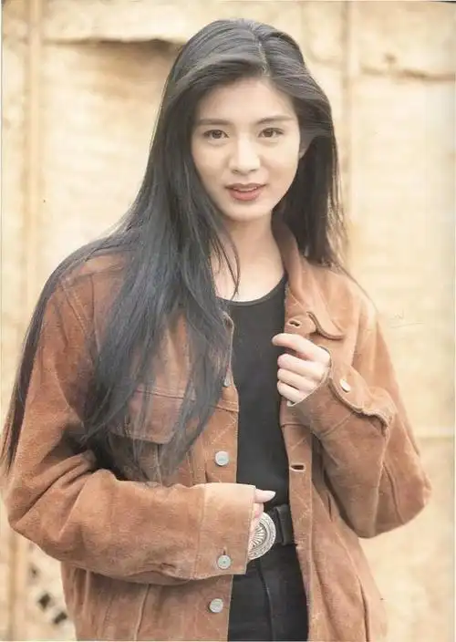 清纯玉女周慧敏出身贫民窟却最终嫁入豪门她是如何做到的