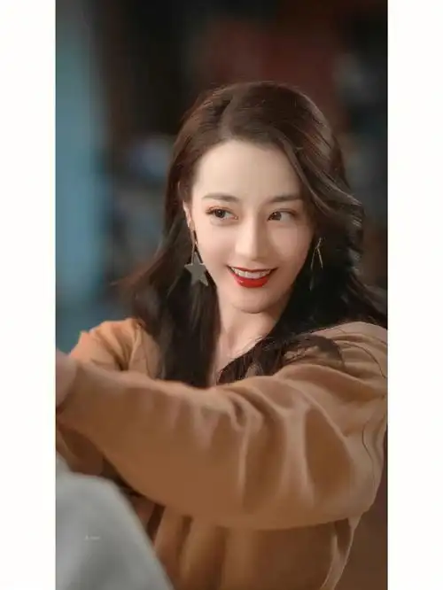 迪丽热巴壁纸  平行时空的大明星乔晶晶生日快乐