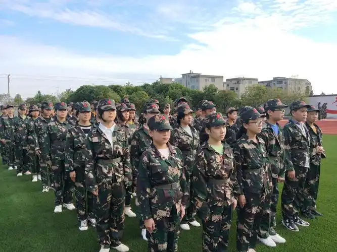 杨圩初中初二(1)班国防素质教育精彩瞬间