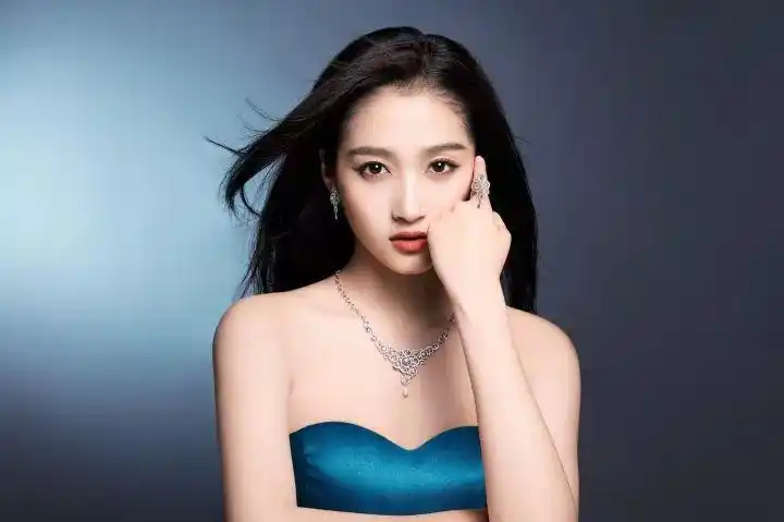 钻石世家 | 满1000减120!关晓彤:为爱开启「时光银行」