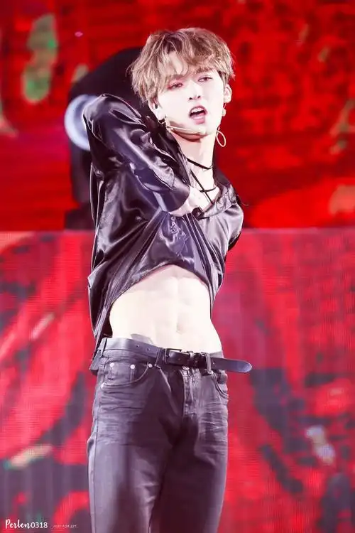 蔡徐坤的腹肌 (第1页)