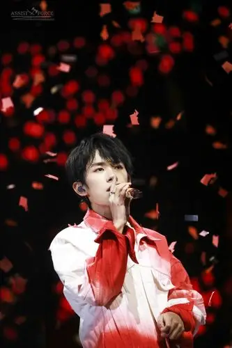 易烊千玺 2019玊尔演唱会