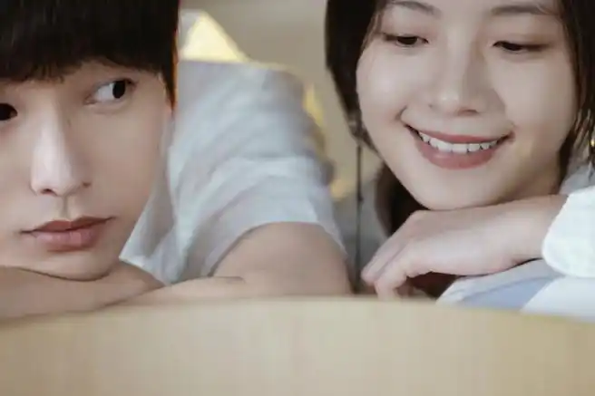 彭昱畅李庚希春日光影##彭昱畅李庚希校园光影大片