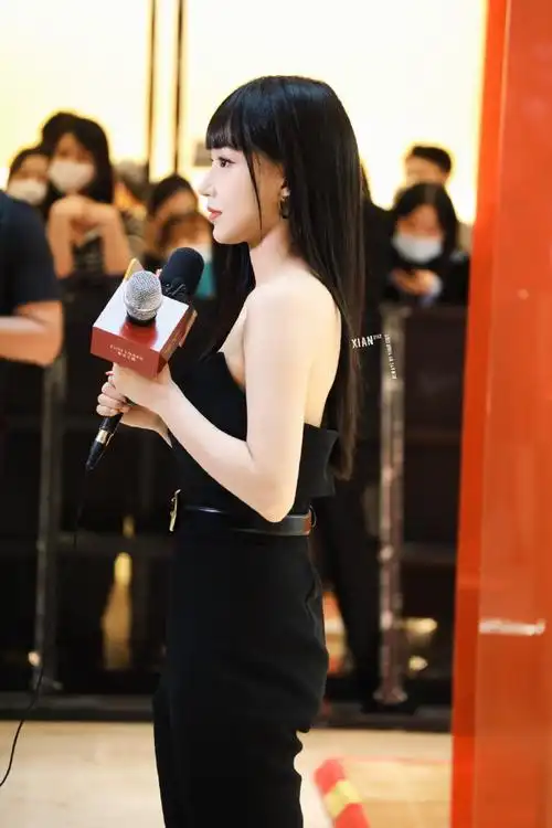 程潇齐刘海黑发##程潇雅诗兰黛彩妆挚友