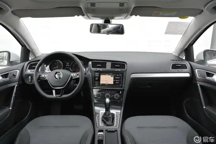 【高尔夫2019款200tsi 双离合 舒适型 国vi内饰全景正拍汽车图片-汽车