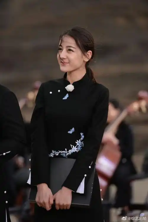 迪丽热巴未修原档生图