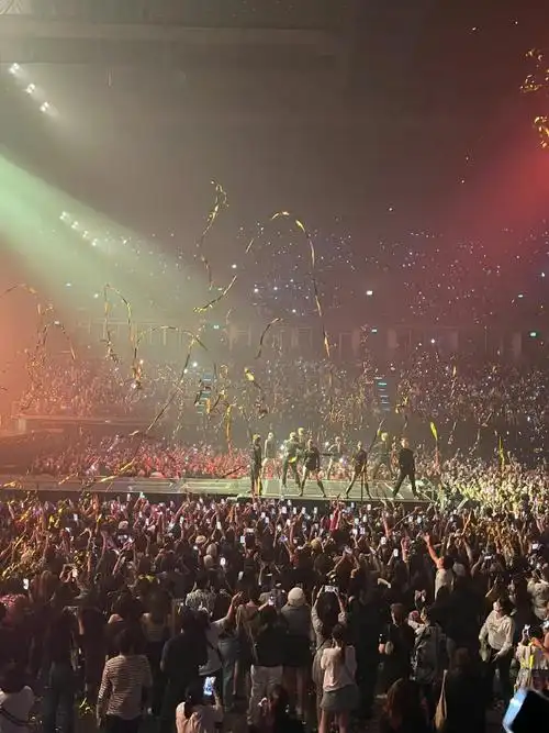 王嘉尔世巡曼谷首站现场##王嘉尔泰国演唱会上座率