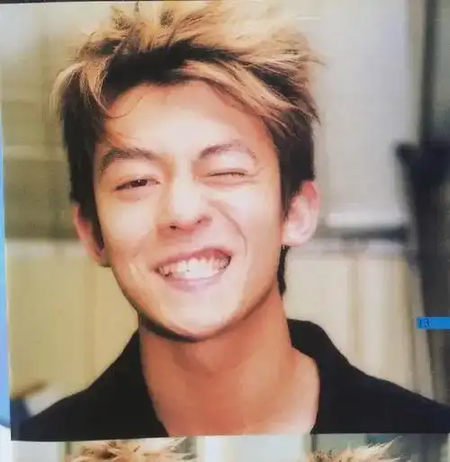 他的歪嘴笑我太能get到了.那是纯天然的帅啊!#陈冠希