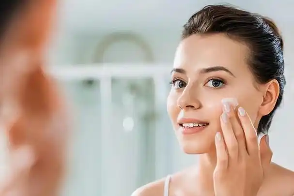 上了年纪的女人不要乱保养,平时保持2个好习惯,皮肤细腻气色好