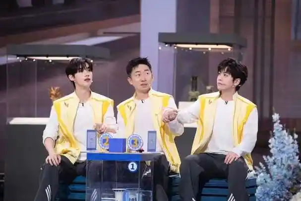 《另一种蓝》剧组做客《你好,星期六》,宋茜周渝民陷卧底风波?