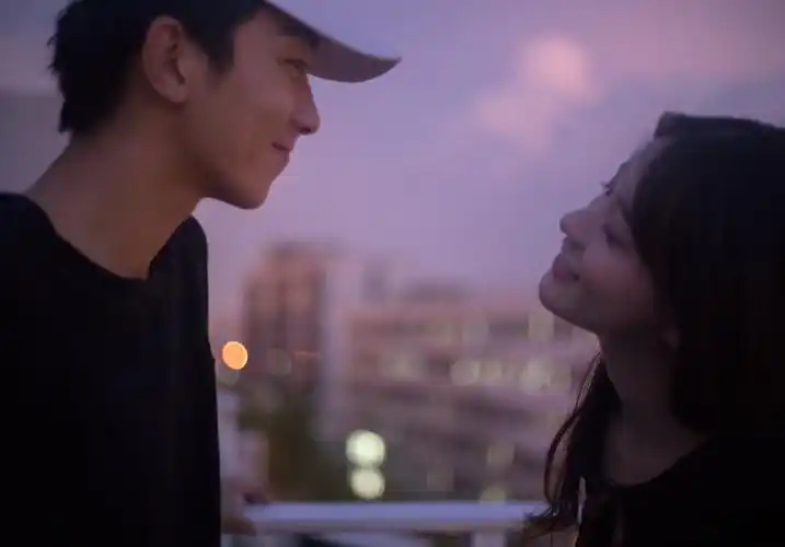 太甜了吧!情侣旅行照绝不出错的pose - 美篇