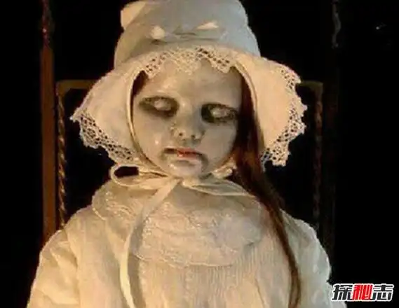 世界上十大灵异娃娃:第1会杀人第4看一眼做噩梦(不可信)