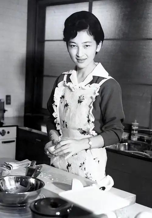 美智子:被婆婆欺压41年,丈夫明仁妈宝男,坦言63年婚姻不幸福