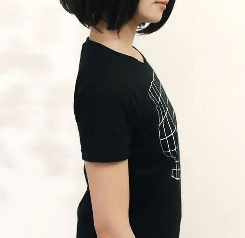 这件衣服穿起来让平胸妹秒变36d跟自欺欺人尺一个道理