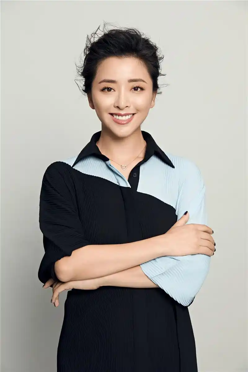 p>黄小蕾,1981年5月18日出生于重庆市万州区,中国内地女演员,主持人.