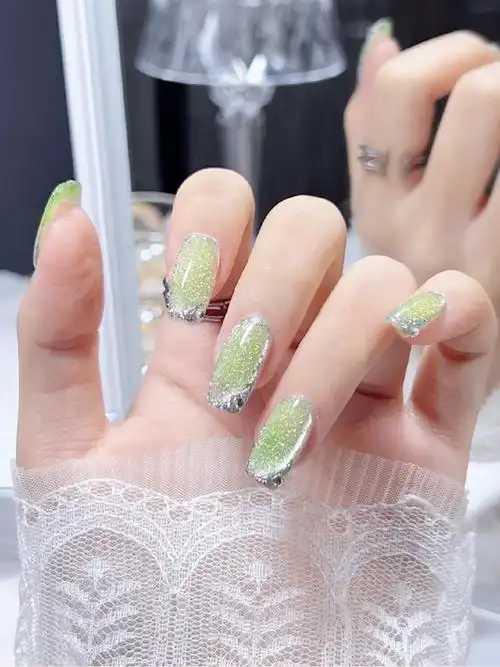 夏日美甲流行色