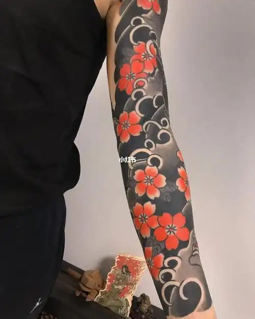 经久不衰的樱花花臂