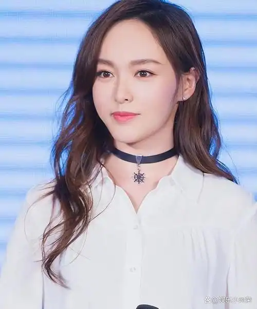 谁也想不到,曾被邱泽抛弃的唐嫣,如今在罗晋手中变得