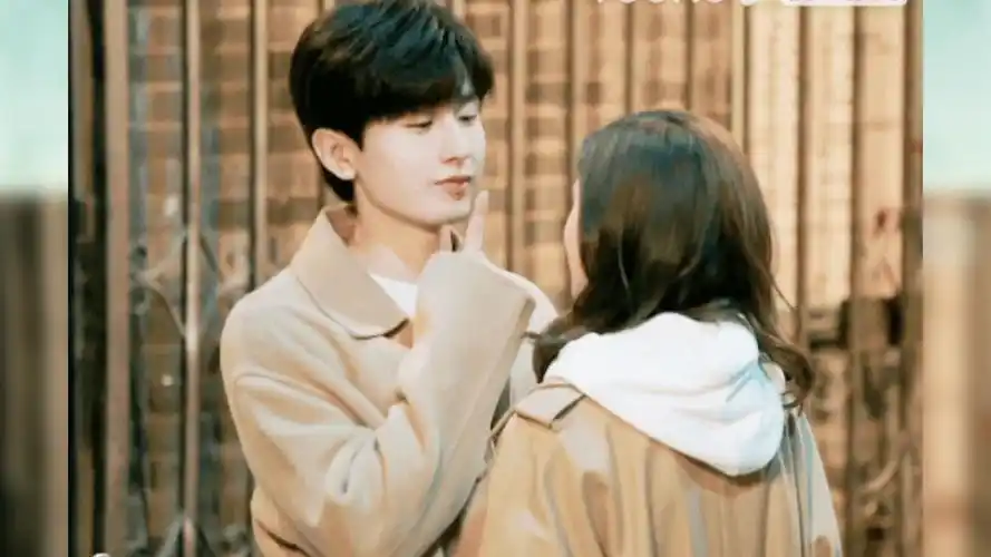 成毅张予曦新剧双人海报!太绝了吧!