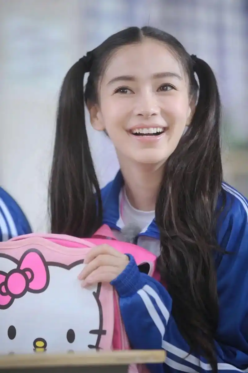 杨颖,angelababy,作为《奔跑吧兄弟》中的元老级跑男之一,一直以来都