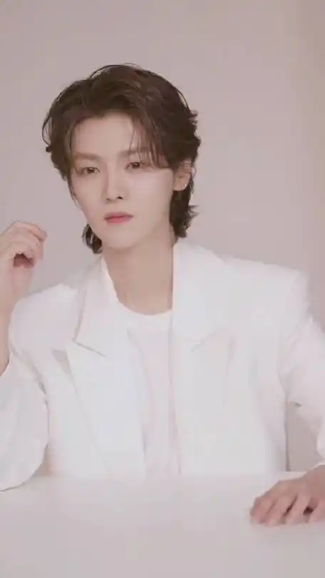 #鹿晗纯白套装#