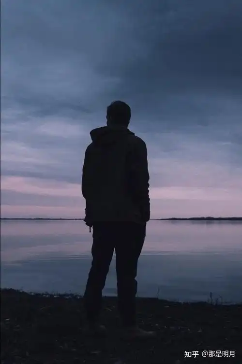 有没有那种看起来舒服又显成熟男生用的壁纸锁屏