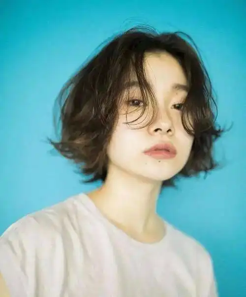 [2021年流行5款日系精灵短发]_发型