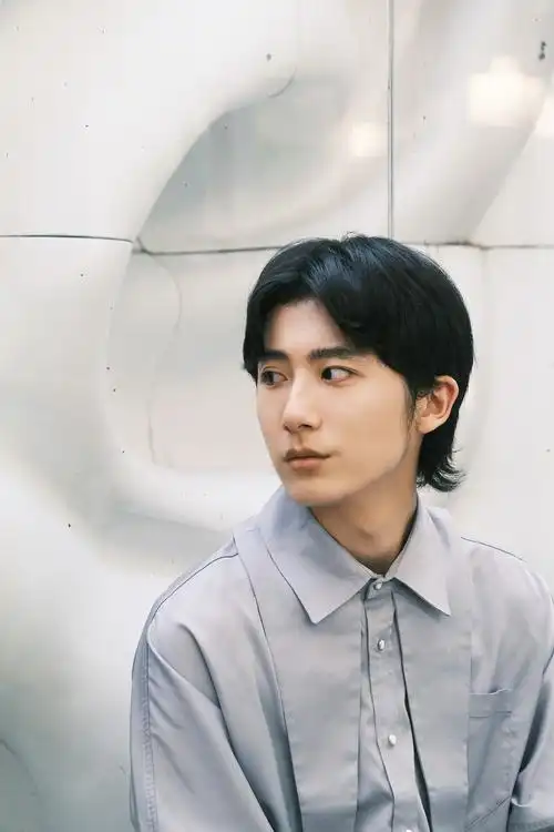 郝富申棋魂高分收官港风写真眼神坚定深沉