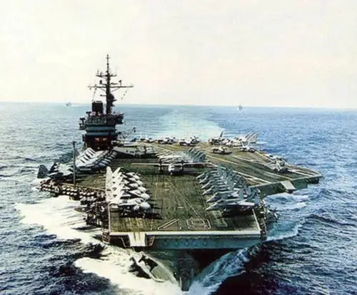 不可轻视的对手实拍美军最后退役的常规动力航母
