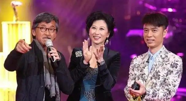 叶蒨文:这辈子最正确的选择,就是义无反顾嫁给二婚带娃的林子祥