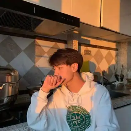 帅气男生头像真人 拿命搏未来2020优质帅气男生头像真人,眼睛是我见过