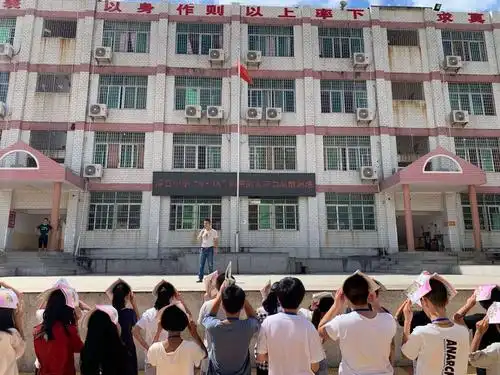 勿忘国耻,警钟长鸣——龙海市浮宫中学9.18防空应急安全疏散演练