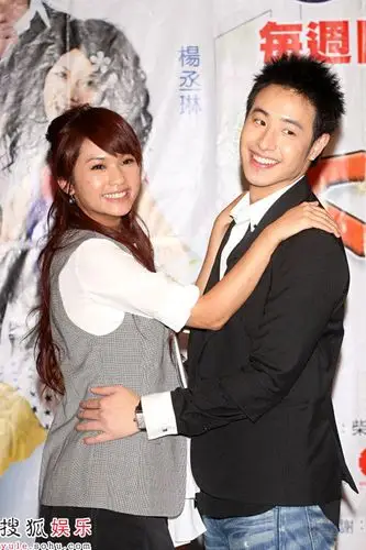 潘玮柏吻戏爱伸舌头 杨丞琳靠门牙护驾 (图)