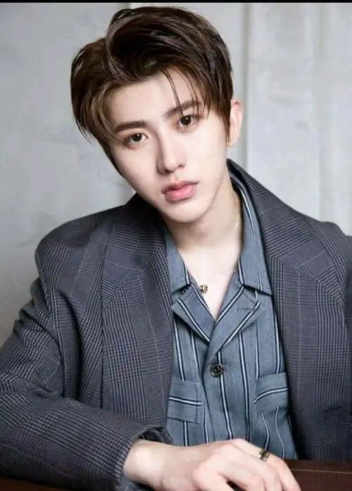 蔡徐坤的图片集锦