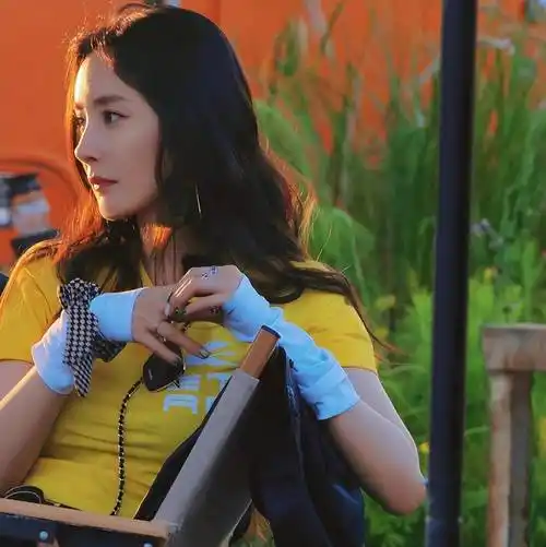 杨幂太幽默,说李斯丹妮能嫁个好老公,为何自己不能嫁个好老公?