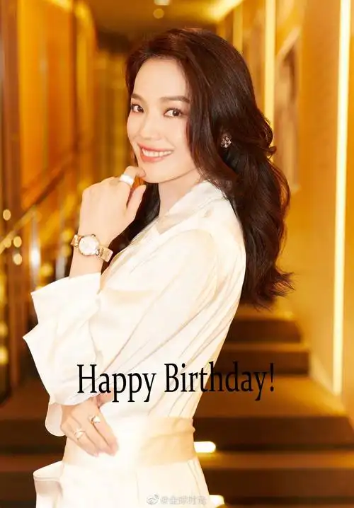 一颦一笑,都散发着迷人的味道!祝我们的舒小淇@舒淇 生日快乐