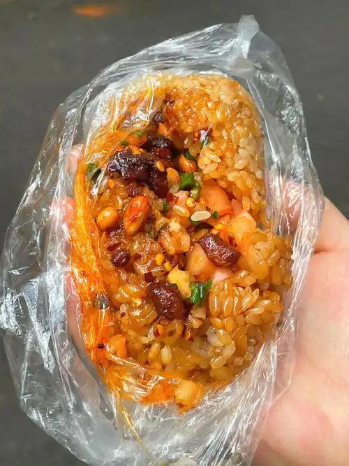 网友没骗我,贵阳糯米饭真的太太太惊艳……