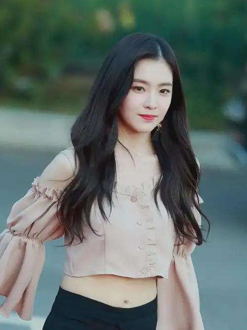 鉴美第十二期丨可爱活泼的表情展示了不一样的魅力裴珠泫