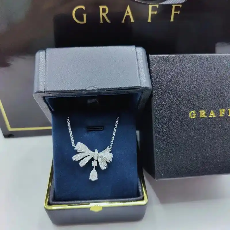 格拉芙蝴蝶项链,18k白,圆形1.3ct,梯方50分,水滴7 - 抖音