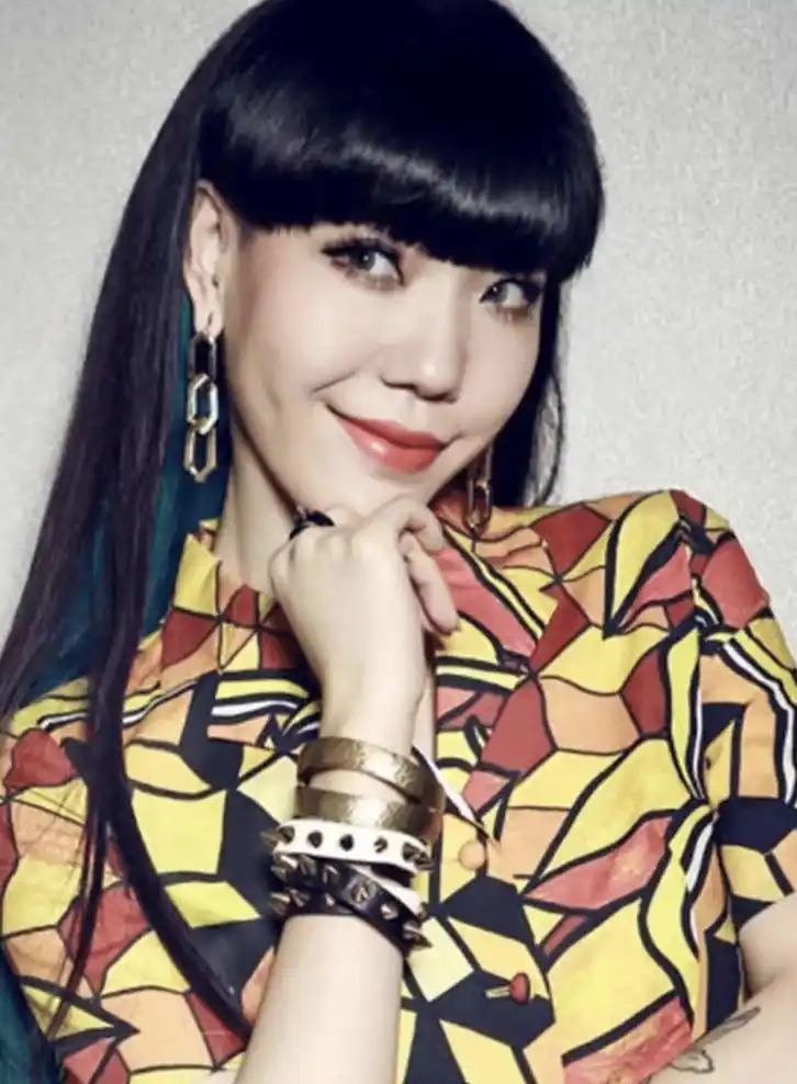 同是歌坛"异类",吴莫愁吉克隽逸差距为何这么大?还是张碧晨聪明