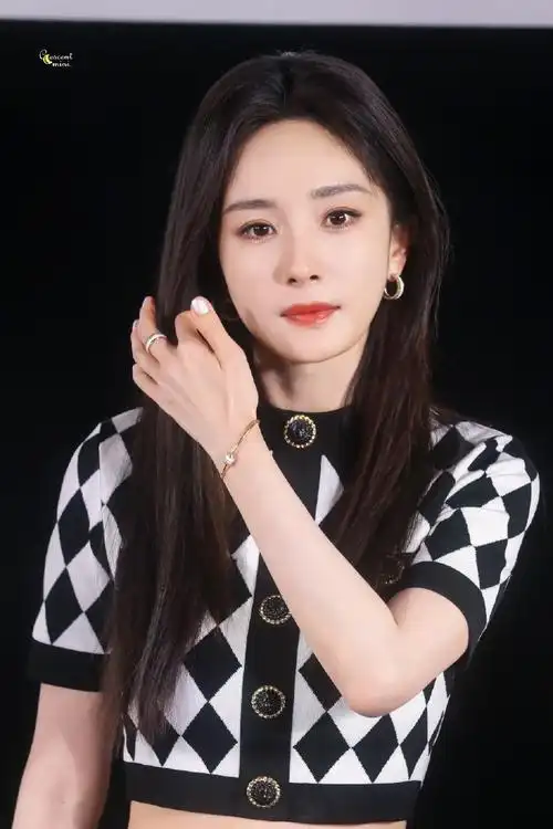 杨幂涂山红红##杨幂 狐妖小红娘月红篇##狐妖小红娘月红篇微博追就排