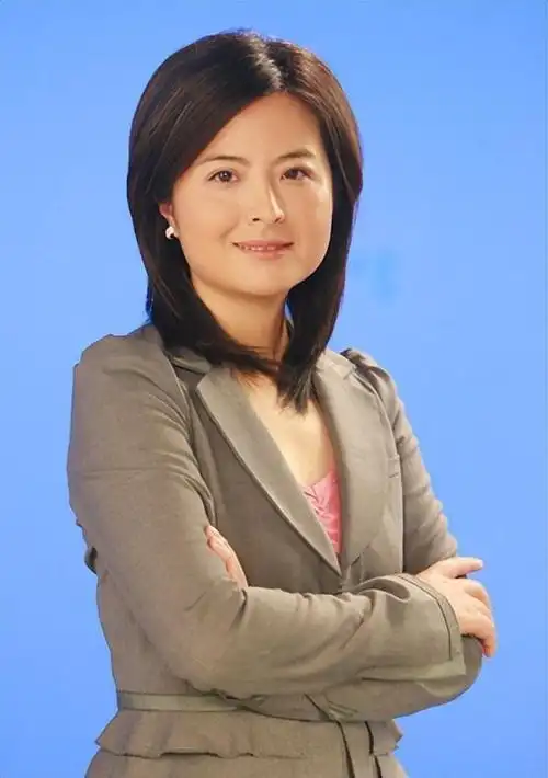 张泉灵:我这辈子最正确的决定,就是为大18岁的高官丈夫生儿子