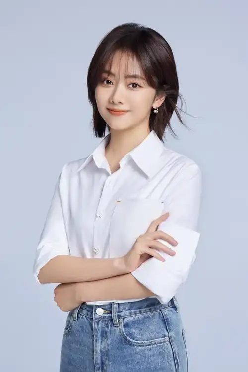 谭松韵超话#两小姐s postcard#金秋十月,阳光灿烂,本月行程图到如有