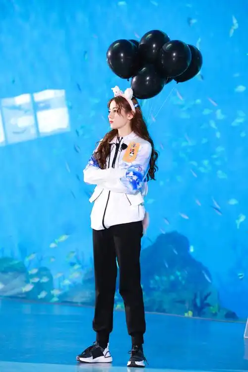 迪丽热巴极限挑战甜美图片824