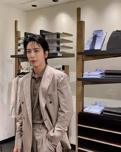 【消息】240329郑容和超话ins 更新一则  【去了位于新罗酒店地下1层