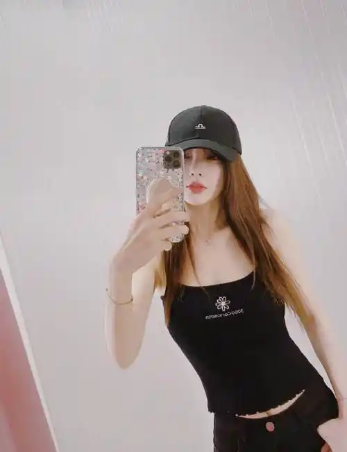 李小璐瘦出马甲线,腰还没有a4纸宽,脸比甜馨的还要小一圈_照片_视频