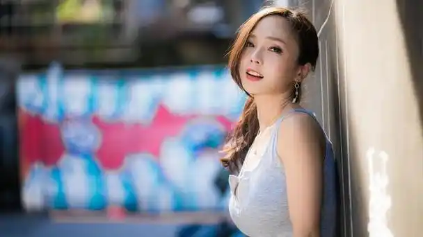 90年|天秤座,性格开朗,自信大方,特别爱笑的小女生